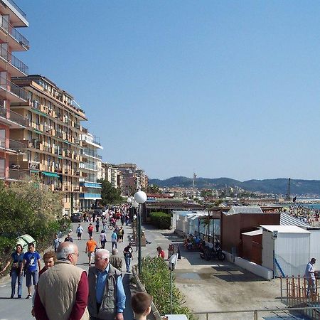 Aria Di Mare Apartman Borghetto Santo Spirito Kültér fotó